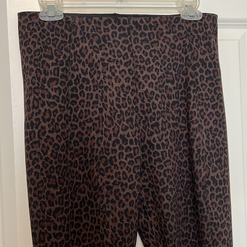 Liverpool leopard legging - Picture 3 of 4